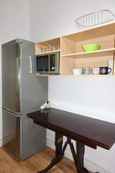 Antolin Yellow Door Ponferrada Zewnętrze zdjęcie
